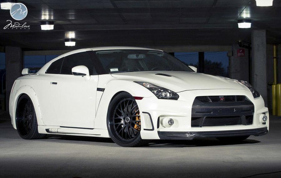  Nissan GT-R by Wald and Modulare Wheels 2014 года  (фото 15 из 17)